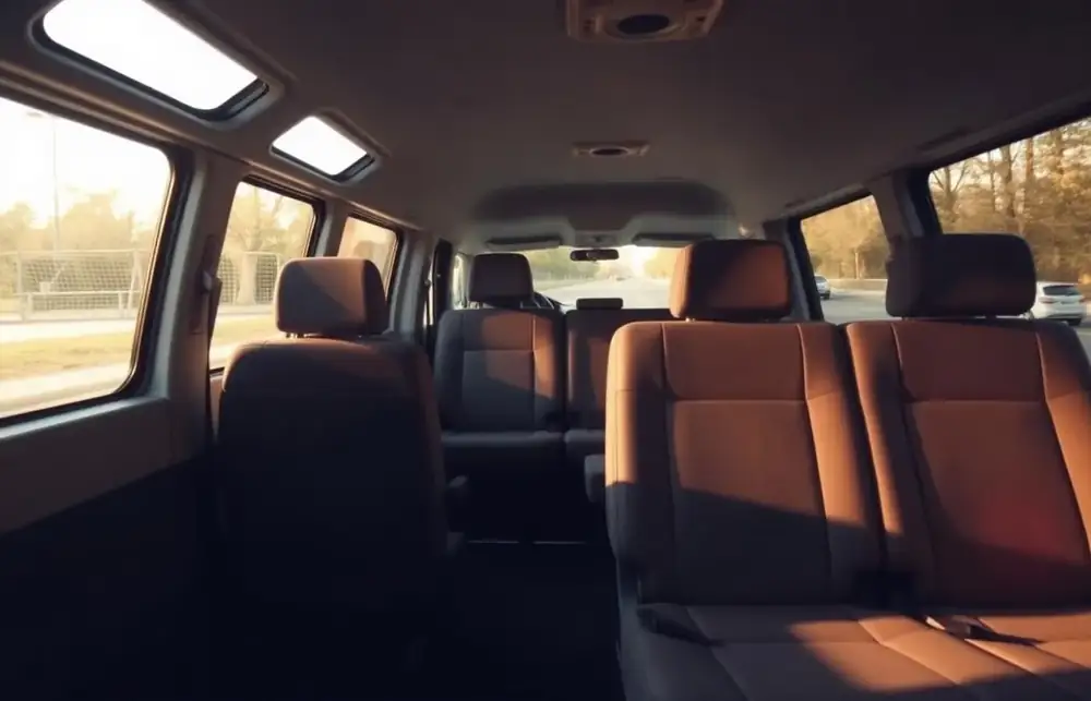 Комфортный салон Volkswagen Caravelle для длительных поездок во Фридланд